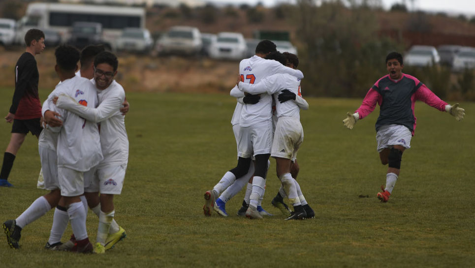 Boys Soccer: Los Lunas beats Albuquerque Academy, will play for championship