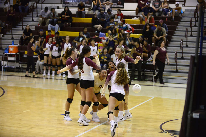 Belen volleyball tops Valencia to open district action
