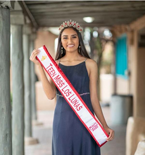 Los Lunas teen crowned Miss Teen Latina New Mexico